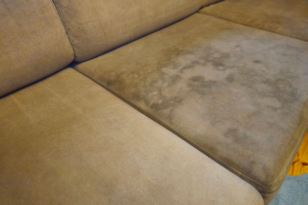 Plama z kawy na tapicerki - czyszczenie w Lublinie